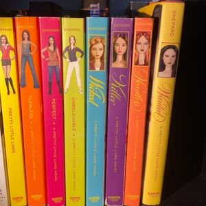 Pretty Little Liars (8 Books)